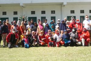 GBSRI BARENG ALUMNI SMPN 1 BAYONGBONG 1992 MENGGELAR BAKSOS